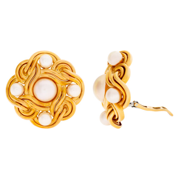 Pearl earrings and pin set in 18k yellow gold