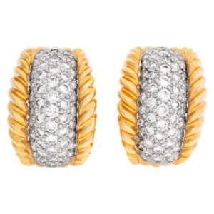 Diamond earrings in 18k