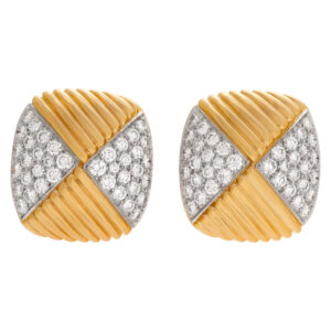 Geometric square earrings in 18k with diamonds