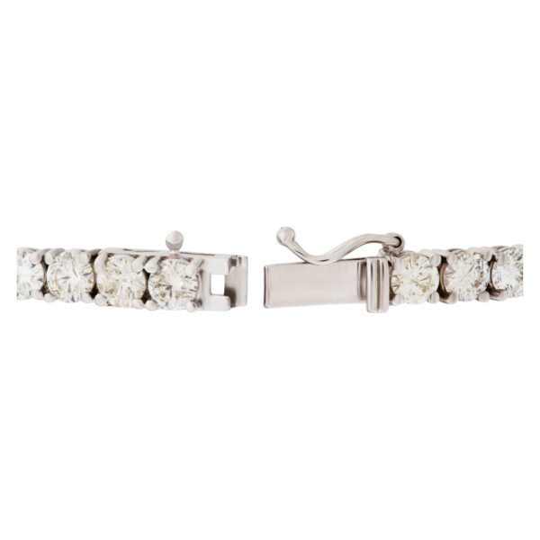 4 prong tennis bracelet with diamonds