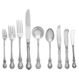 "OLD MASTER" Sterling Silver Flatware Set, Ptd in 1942  by Towle Silversmiths. 8 Place Settings for 20 + 10 Serving Pieces- Over 4200 grams of Serling Silver. Perfect set to entertain.