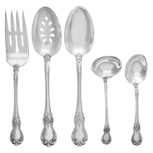 "OLD MASTER" Sterling Silver Flatware Set, Ptd in 1942  by Towle Silversmiths. 8 Place Settings for 20 + 10 Serving Pieces- Over 4200 grams of Serling Silver. Perfect set to entertain.