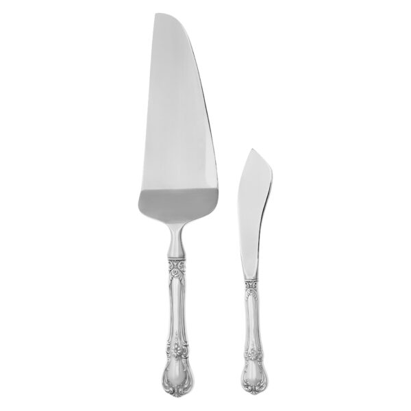 "OLD MASTER" Sterling Silver Flatware Set, Ptd in 1942  by Towle Silversmiths. 8 Place Settings for 20 + 10 Serving Pieces- Over 4200 grams of Serling Silver. Perfect set to entertain.