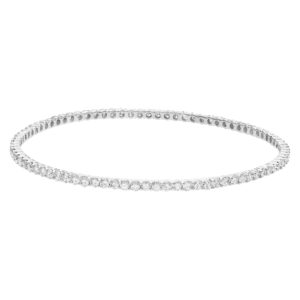 Diamond bangle in 18k white gold