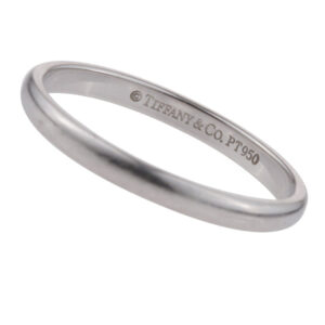 Tiffany & Co. Lucida Wedding Band in platinum. Size 5