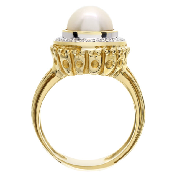 18k yellow gold ring with 8mm pearl and diamond accents 0.40 carat