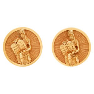 Cufflinks with "Moses" holding the Ten Commandments tablets in 14k yellow gold