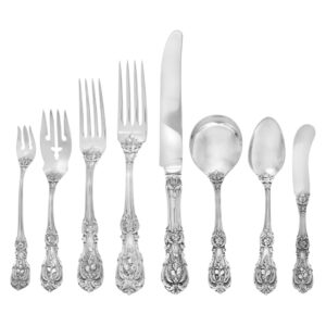 "Francis The I", Sterling Silver Flatware Set Patented In 1907 By Reed & Barton. 8 Place Setting For 12 + 5 Serving Pieces. Approx. 4300 Grams Sterling Silver.