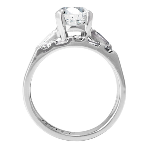 European-cut diamond ring. 1.2 cts center diamond (J color, I1 clarity) in 14k white gold