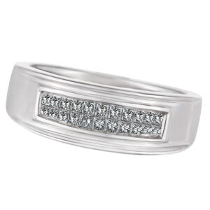 Invisible set princess-cut diamond ring in 14k white gold