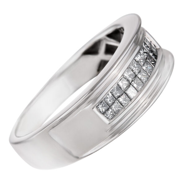 Invisible set princess-cut diamond ring in 14k white gold