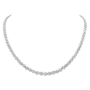 Flower design diamond necklace in 14k white gold. 4.00cts in round brilliant dia's