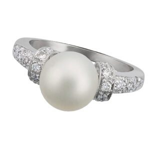 Luscious pearl ring in 18k white gold with approximately 0.50cts in pave diamonds.