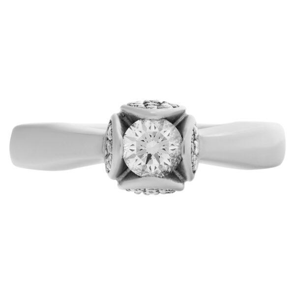 Piaget Tulip ring in 18k white gold. 0.85 carats in diamonds. Size 4.75