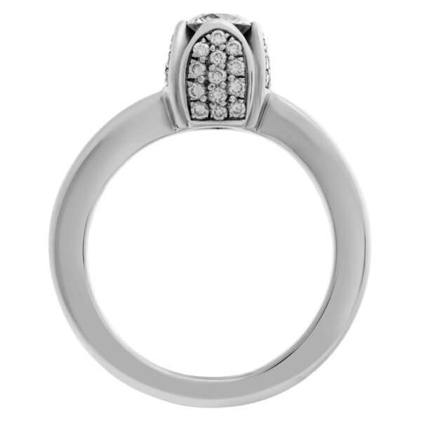 Piaget Tulip ring in 18k white gold. 0.85 carats in diamonds. Size 4.75