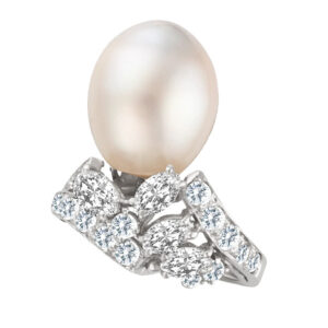 Pearl & diamond ring set in platinum. 1.00cts in diamonds. Size 3.75