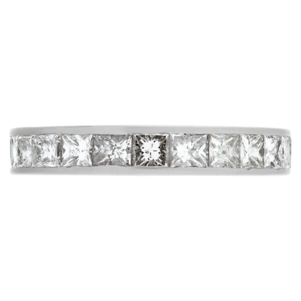 Diamond eternity band in 14k white gold