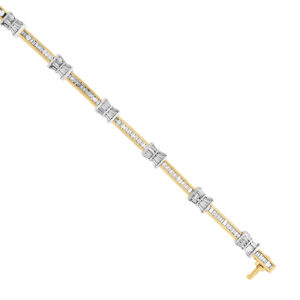 Beautiful bracelet with app. 6 carats of baguette diamonds in 14k