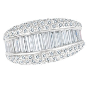 Diamond ring with 1.30 cts in baguette diamonds and 0.82 cts in pave round diamonds