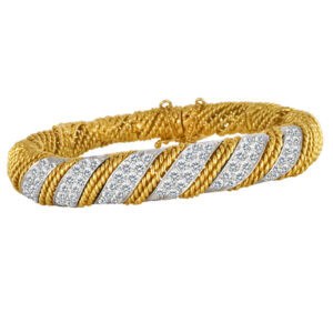 Twisted diamond bracelet with 6 sections of pave diamonds (app. 3.00 carats diamonds G color, VS cla