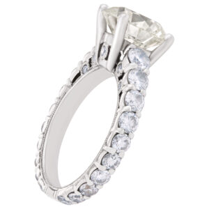 Diamond ring in 18K white gold with diamonds