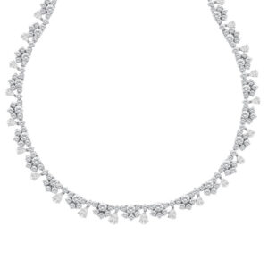 Diamond dangle necklace in 18k white gold with 25.65 carats