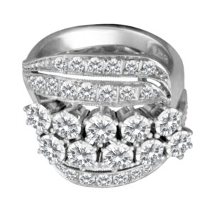 Diamond ring in 18k white gold w/ approx. 2 carats in diamonds