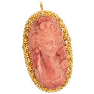 Coral broach/pendant in 18k