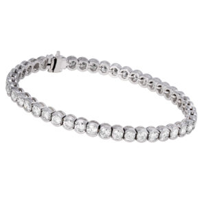 Tennis bracelet in 18k white gold. (H color, SI clarity) 9.23 carats