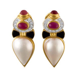 18k yellow gold clip on/pierced earrings w/diamonds, cabochon & ruby center w/app 0.50 cts dia & 2 c