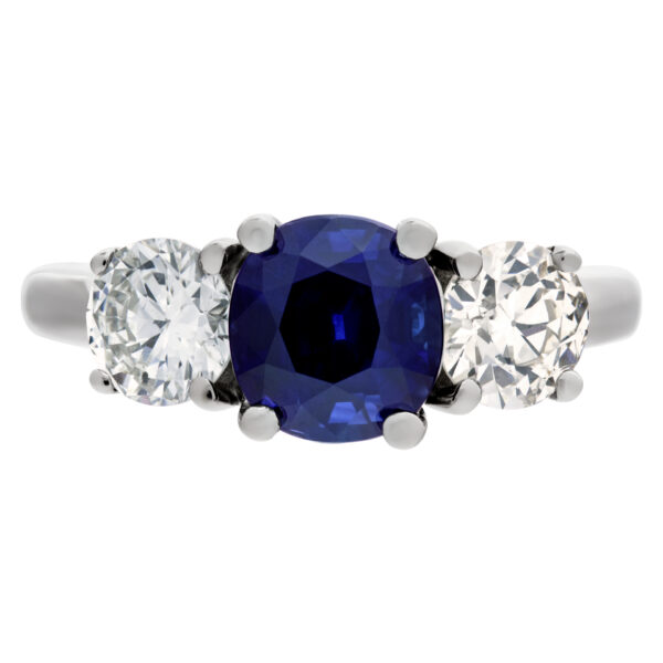 Sapphire & diamond ring in 14k white gold. 1.92 ct AGL certified unheated sapphire.