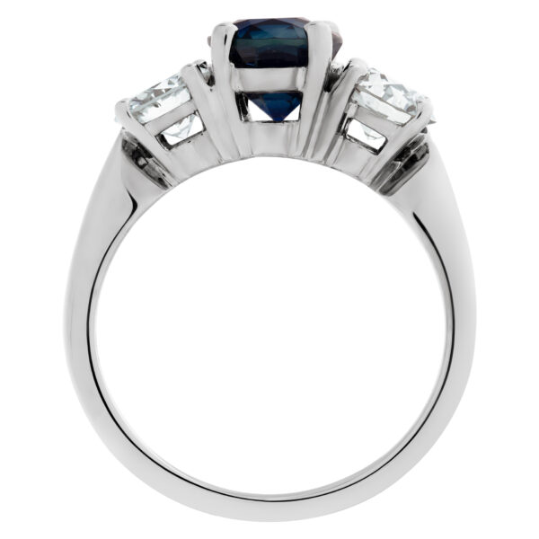 Sapphire & diamond ring in 14k white gold. 1.92 ct AGL certified unheated sapphire.