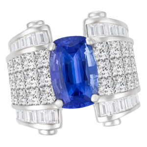 Tanzanite & diamond ring in 18k white gold.