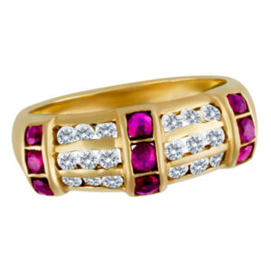 Lovely ruby and diamonds ring in 14k yellow gold. Size 5.5