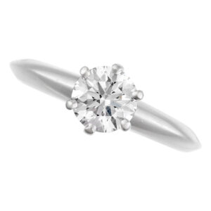 Tiffany diamond engagement ring in platinum. 0.88 ct diamond I color, VS2 clarity