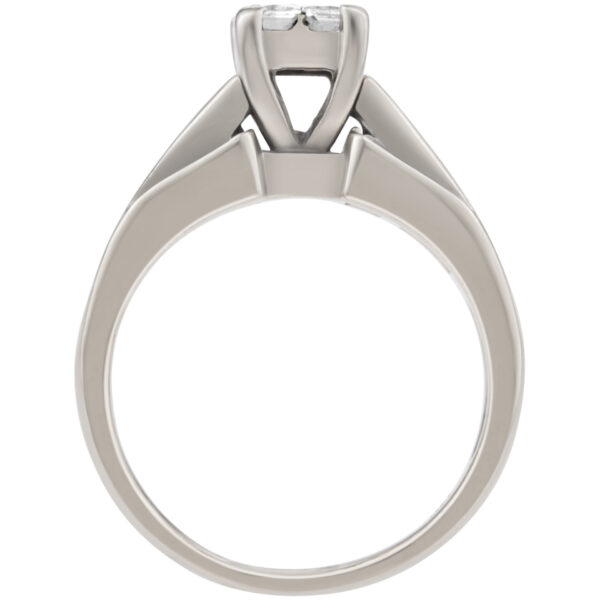 Diamond ring in 14k white gold