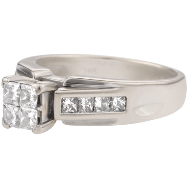 Diamond ring in 14k white gold