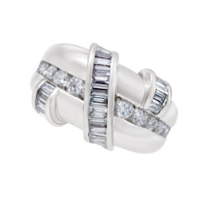 Charles Krypell diamond ring in platinum. 1.00 ct in round & baguette diamonds.