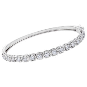 Diamond bangle in 18k white gold