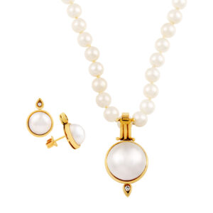 18k pearl set necklace and earrings