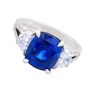 Blue sapphire and diamond ring set in Platinum