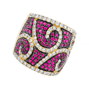 Diamond and ruby ring in 18k yellow gold. 1.35 cts of rubies in PVD, 1.37cts in diamonds