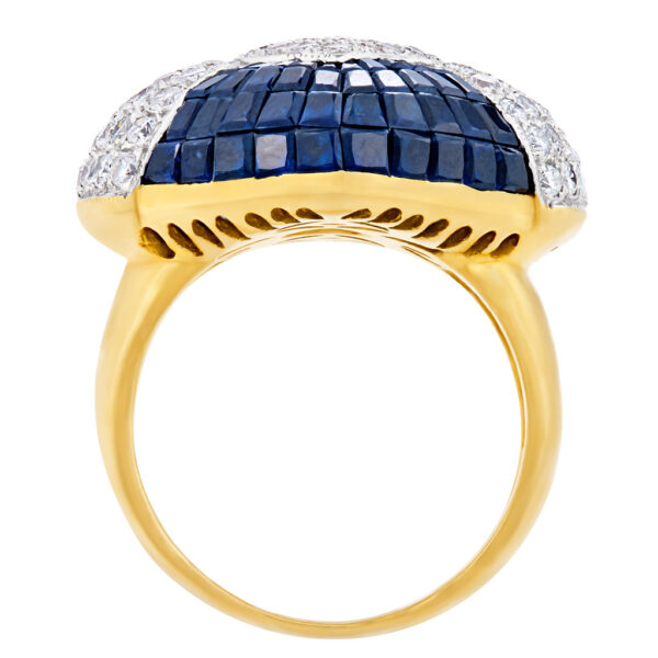 Beautiful drop shaped diamond and sapphire ring in 18K. 9.50 carats in sapphires