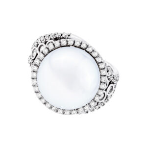 Pearl ring with diamonds in 18k white gold