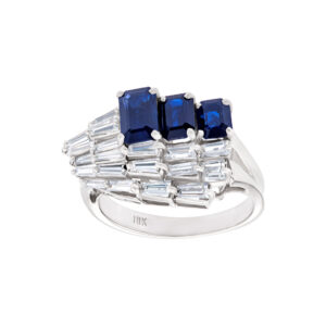 Diamond and sapphire ring in 18k white gold. 1.50 carats in diamonds. Size 5