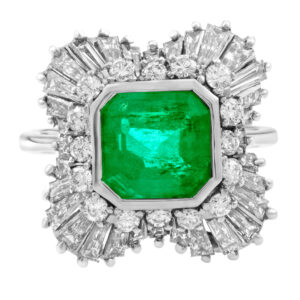 Emerald and diamond ring in 18k white gold