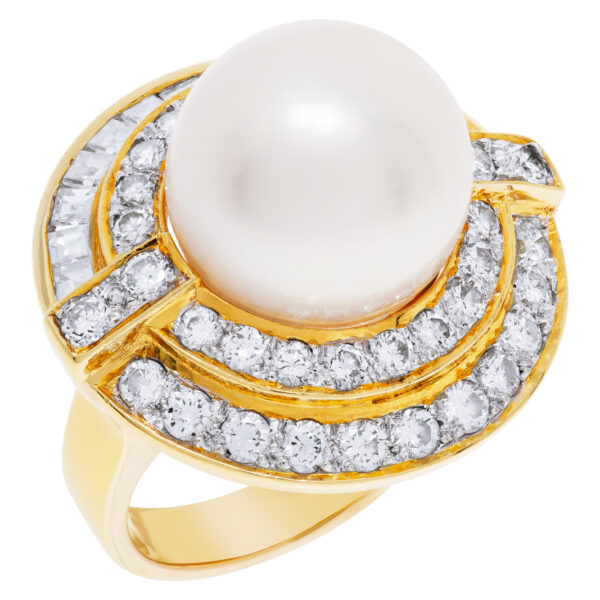 South Sea Pearl diamond ring in 18K with diamonds. 2.22 carats in diamonds