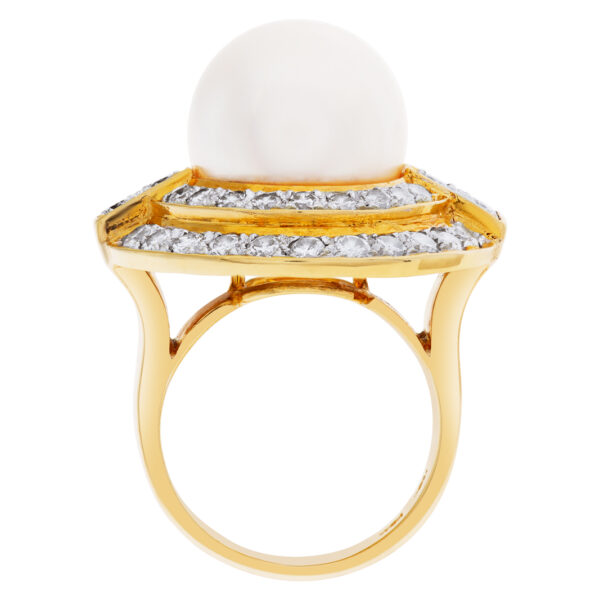 South Sea Pearl diamond ring in 18K with diamonds. 2.22 carats in diamonds