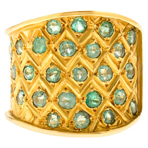 Geometric emerald ring in 18k gold