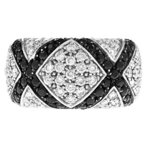 Diamond band with over 2 carats in diamonds set in 18k white gold